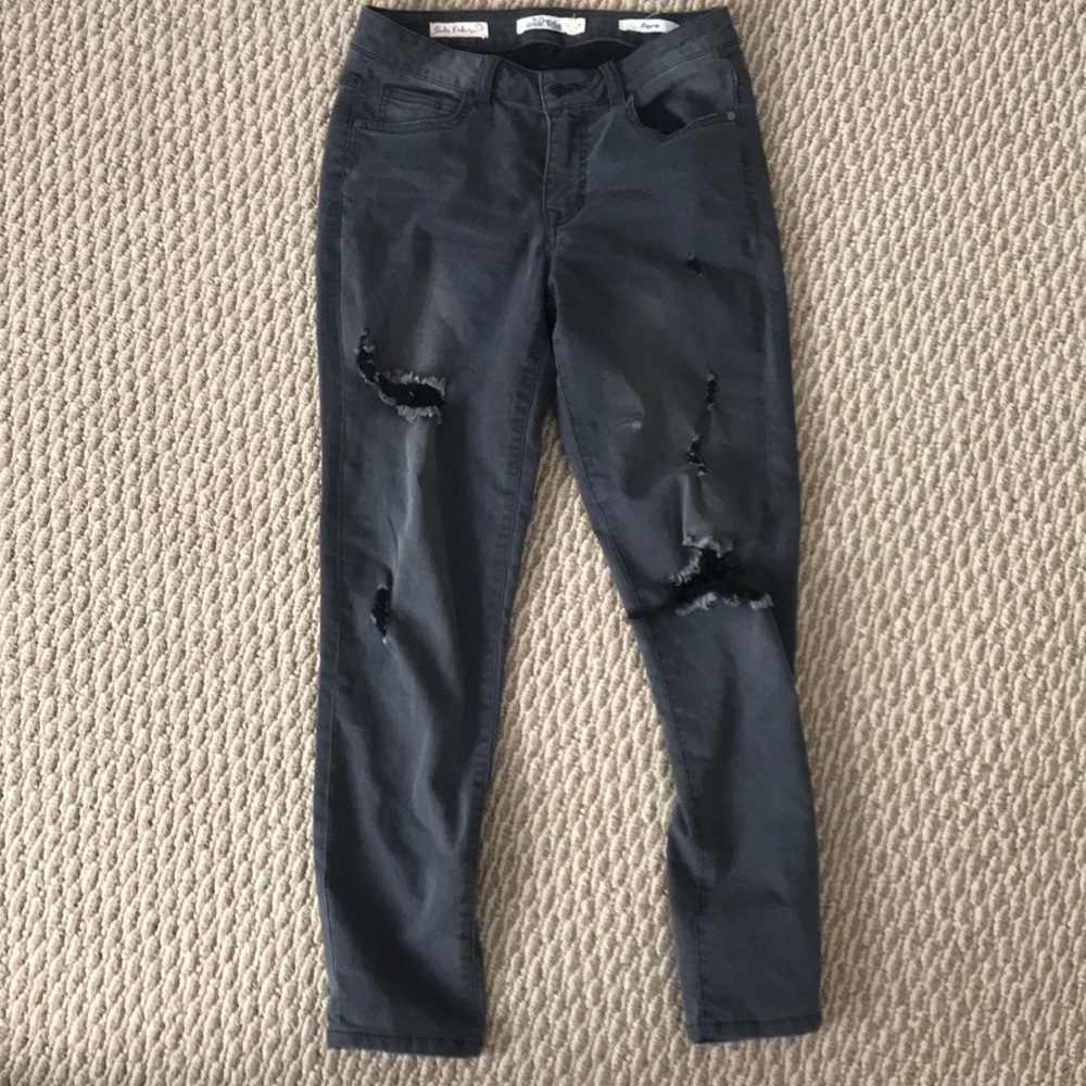 Sadie Robertson Grey Skinny/Legging Pants!